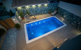 Thomas Villa Hersonissos - Private Pool - Sleeps 6